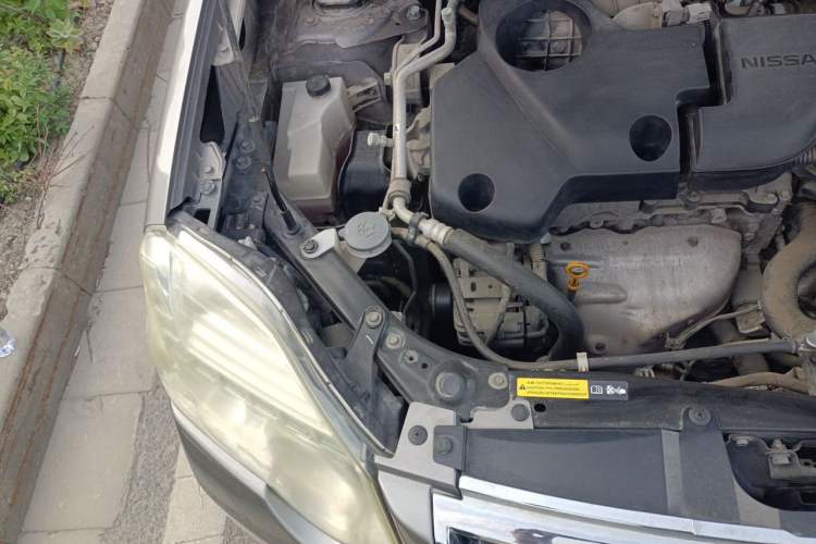 Used Nissan X-Trail 2012 2.5L CVT Luxury Edition 4WD Engine Bay Right