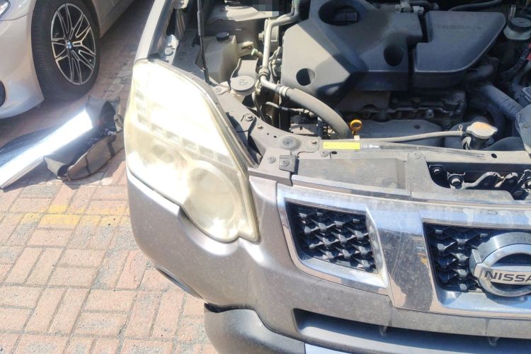 Used Nissan X-Trail 2012 2.5L CVT Luxury Edition 4WD Engine Bay Right