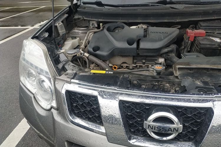 Used Nissan X-Trail 2012 2.5L Manual Luxury Edition 4WD Engine Bay Right