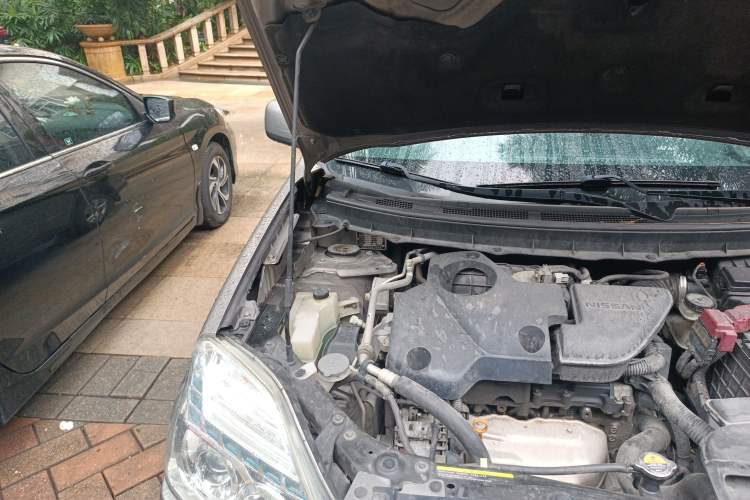 Used Nissan X-Trail 2012 2.5L Manual Luxury Edition 4WD Engine Bay Right