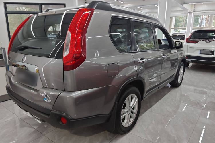 Used Nissan X-Trail 2012 2.5L CVT Luxury Edition 4WD Exterior 3