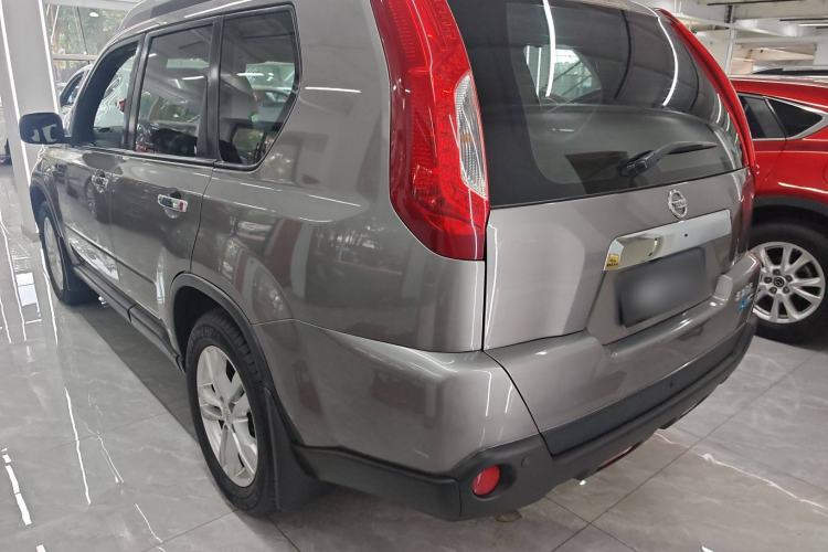 Used Nissan X-Trail 2012 2.5L CVT Luxury Edition 4WD Exterior 5