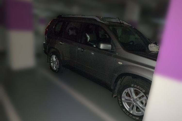 Used Nissan X-Trail 2012 2.5L CVT Luxury Edition 4WD Front Right 45 Deg