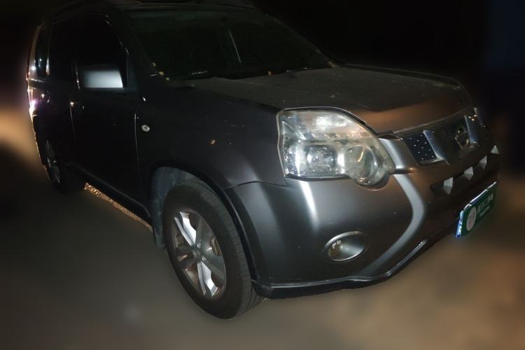 Used Nissan X-Trail 2012 2.5L CVT Luxury Edition 4WD Front Right 45 Deg