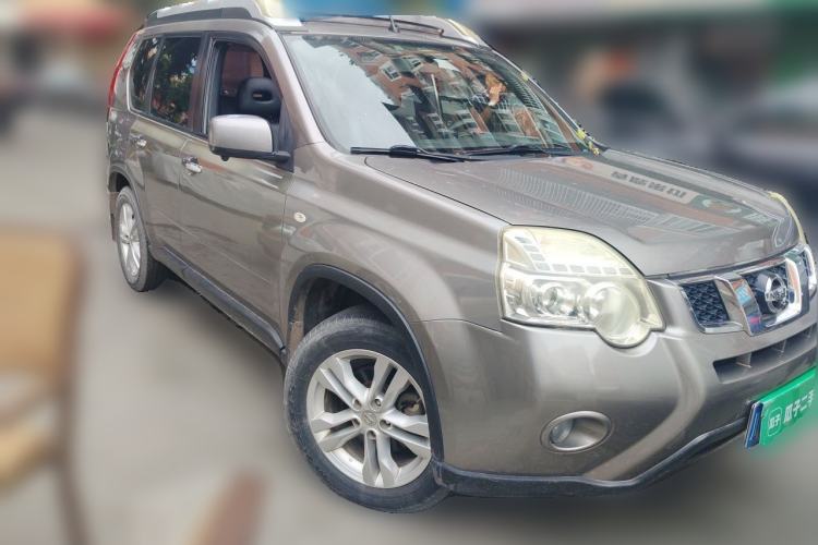 Used Nissan X-Trail 2012 2.5L CVT Luxury Edition 4WD Front Right 45 Deg