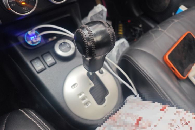 Used Nissan X-Trail 2012 2.5L CVT Luxury Edition 4WD Gear Lever