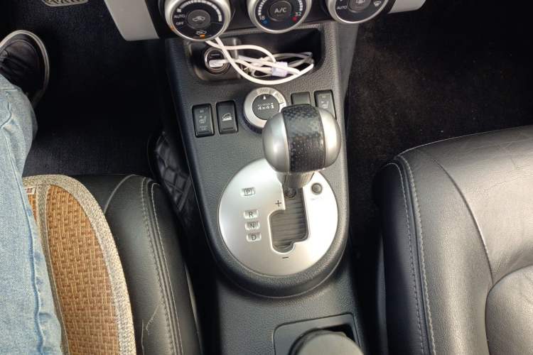 Used Nissan X-Trail 2012 2.5L CVT Luxury Edition 4WD Gear Lever