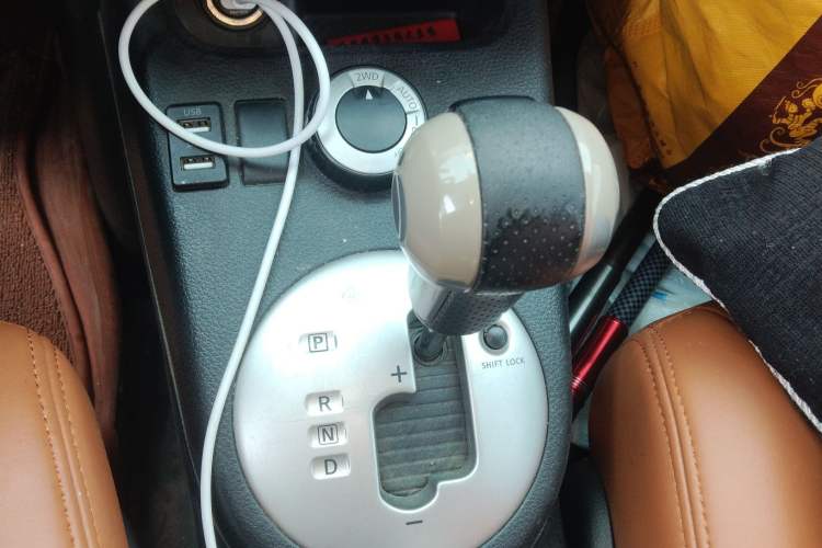 Used Nissan X-Trail 2012 2.0L CVT Comfort Edition 4WD Gear Lever
