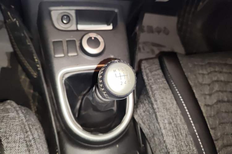 Used Nissan X-Trail 2012 2.0L Manual Comfort Edition 4WD Gear Lever