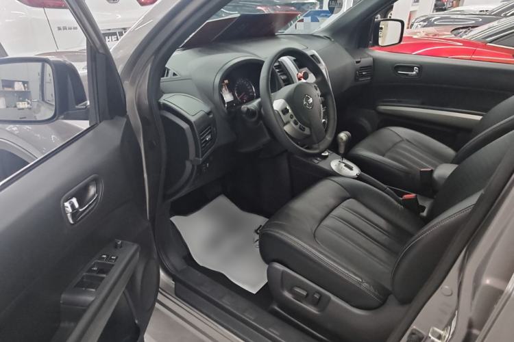 Used Nissan X-Trail 2012 2.5L CVT Luxury Edition 4WD Interior 4