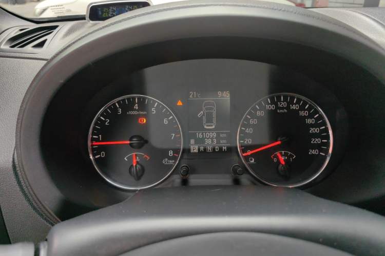 Used Nissan X-Trail 2012 2.5L CVT Luxury Edition 4WD Odometer Close Up