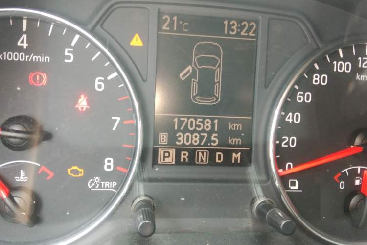 Used Nissan X-Trail 2012 2.0L CVT Comfort Edition 4WD Odometer Close Up