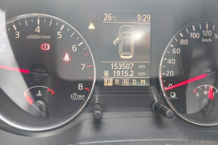 Used Nissan X-Trail 2012 2.5L CVT Luxury Edition 4WD Odometer Close Up