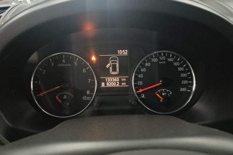 Used Nissan X-Trail 2012 2.5L CVT Luxury Edition 4WD Odometer Close Up