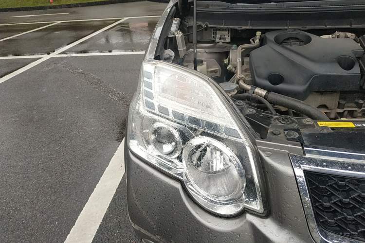 Used Nissan X-Trail 2012 2.5L Manual Luxury Edition 4WD Right Front Headlight