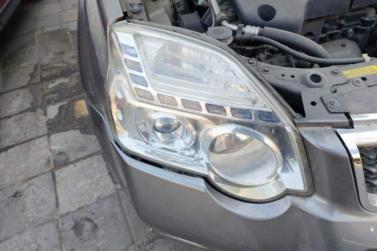 Used Nissan X-Trail 2012 2.5L CVT Luxury Edition 4WD Right Front Headlight