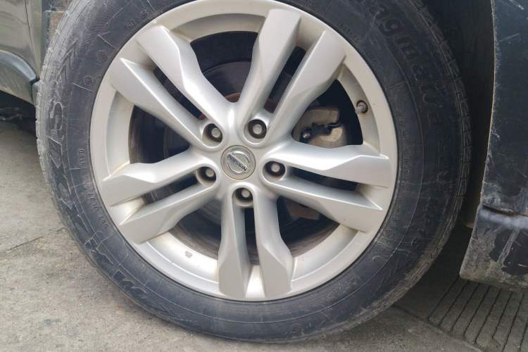 Used Nissan X-Trail 2012 2.5L CVT Luxury Edition 4WD Right Front Wheel Hub