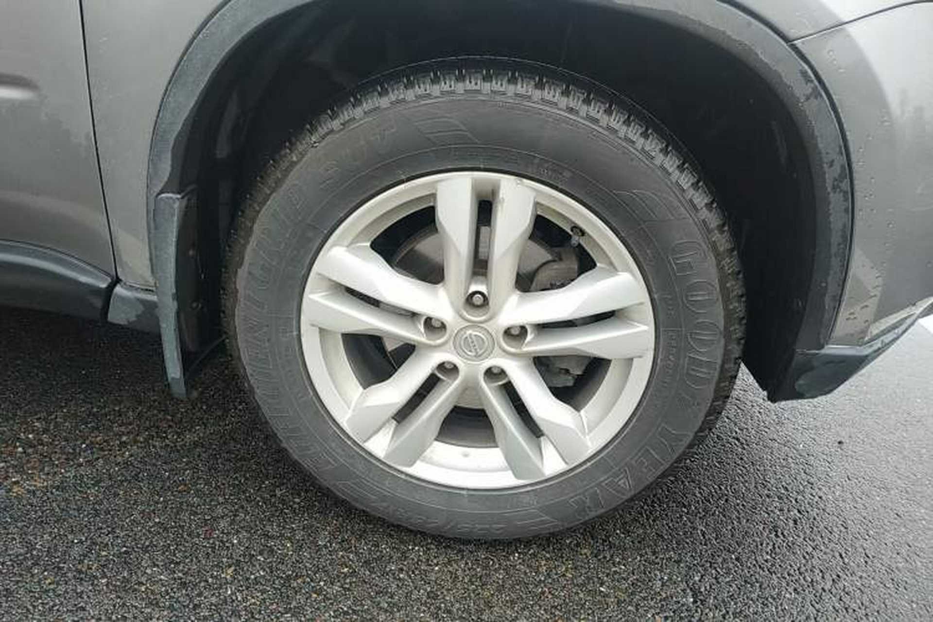 Used Nissan X-Trail 2012 2.5L Manual Luxury Edition 4WD Right Front Wheel Hub