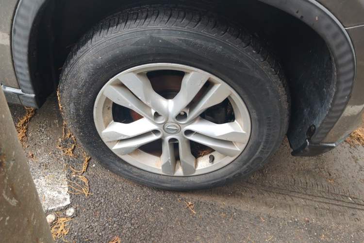 Used Nissan X-Trail 2012 2.5L CVT Luxury Edition 4WD Right Front Wheel Hub