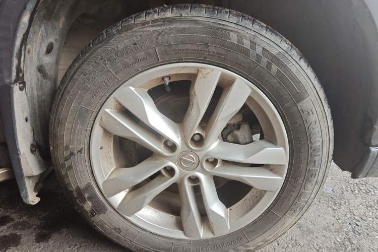 Used Nissan X-Trail 2012 2.5L CVT Luxury Edition 4WD Right Front Wheel Hub