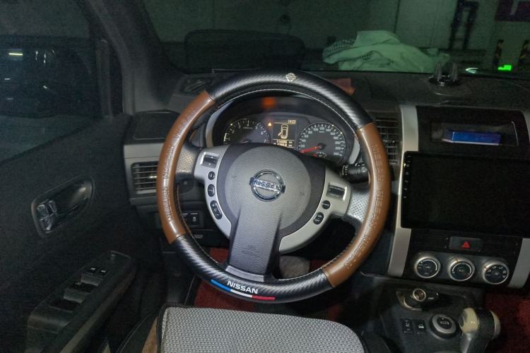 Used Nissan X-Trail 2012 2.5L CVT Luxury Edition 4WD Steering Wheel