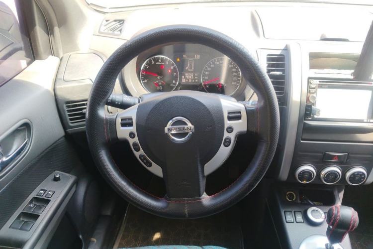 Used Nissan X-Trail 2012 2.5L CVT Luxury Edition 4WD Steering Wheel