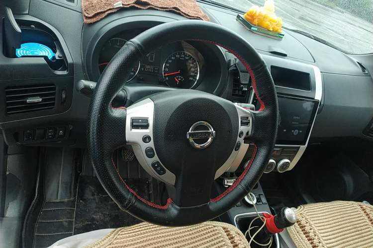 Used Nissan X-Trail 2012 2.5L Manual Luxury Edition 4WD Steering Wheel
