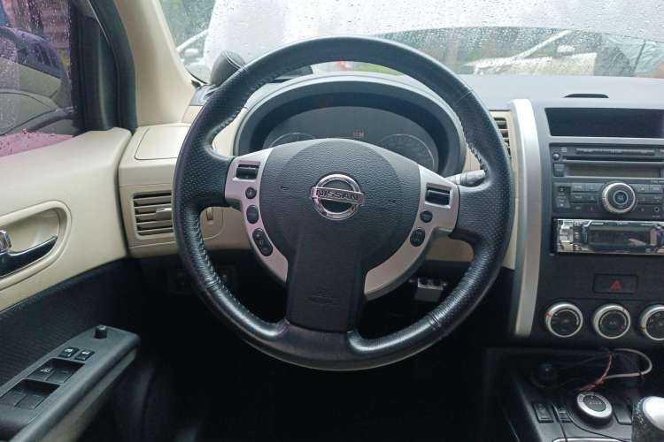 Used Nissan X-Trail 2012 2.5L Manual Luxury Edition 4WD Steering Wheel