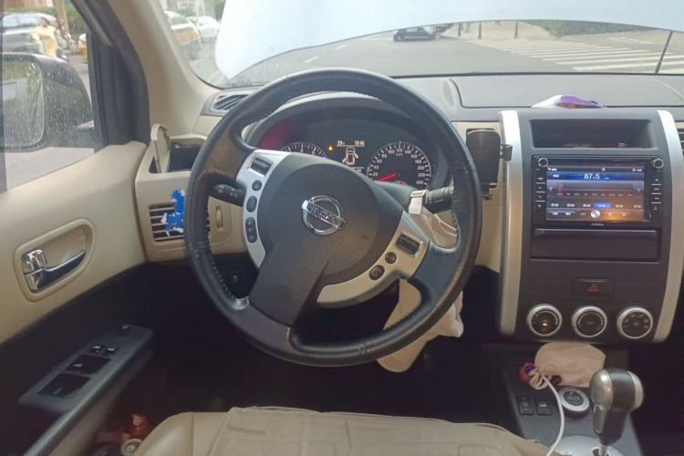 Used Nissan X-Trail 2012 2.5L CVT Luxury Edition 4WD Steering Wheel