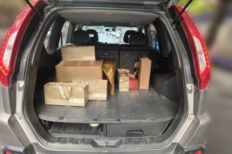 Used Nissan X-Trail 2012 2.5L CVT Luxury Edition 4WD Trunk
