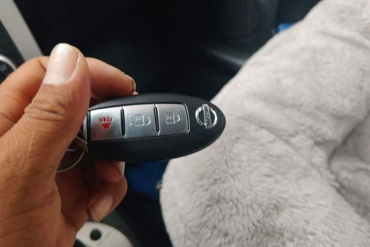 Used Nissan X-Trail 2012 2.5L CVT Luxury Edition 4WD Vehicle Key