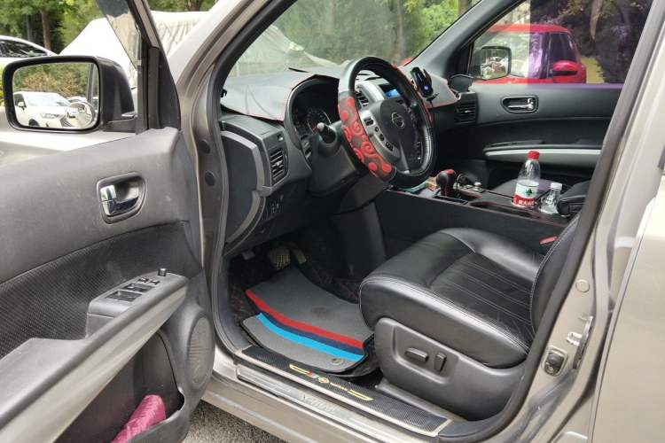 Used Nissan X-Trail 2012 2.5L CVT Luxury Edition 4WD Driver Seat