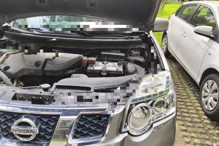 Used Nissan X-Trail 2012 2.5L CVT Luxury Edition 4WD Engine Bay Left