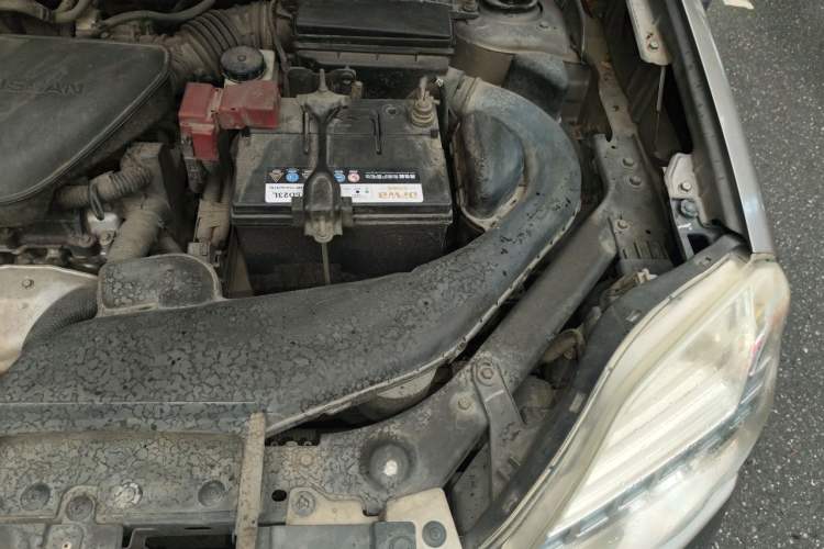 Used Nissan X-Trail 2012 2.5L CVT Luxury Edition 4WD Engine Bay Left