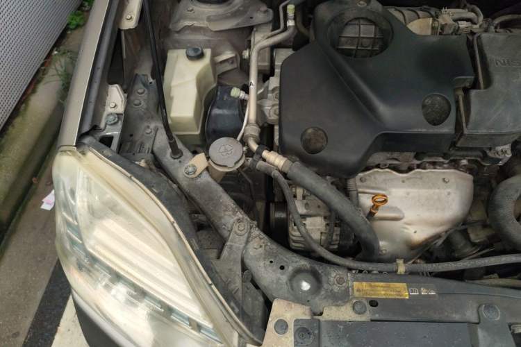 Used Nissan X-Trail 2012 2.5L CVT Luxury Edition 4WD Engine Bay Right