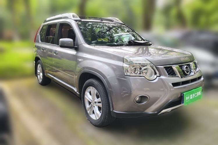 Used Nissan X-Trail 2012 2.5L CVT Luxury Edition 4WD Front Right 45 Deg