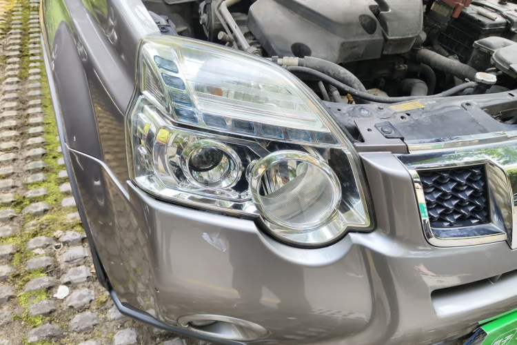 Used Nissan X-Trail 2012 2.5L CVT Luxury Edition 4WD Right Front Headlight