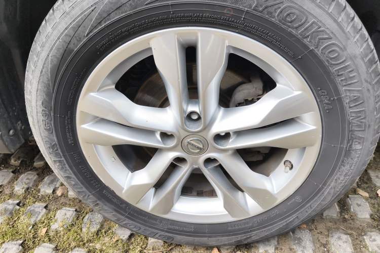 Used Nissan X-Trail 2012 2.5L CVT Luxury Edition 4WD Right Front Wheel Hub