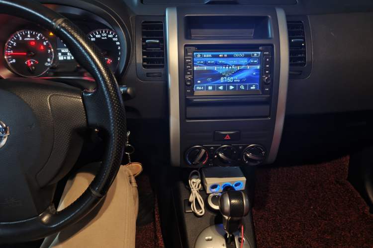 Used Nissan X-Trail 2012 2.0L CVT Comfort Edition 4WD Audio And AC Panel