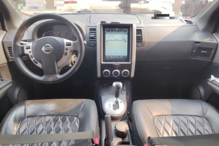 Used Nissan X-Trail 2012 2.5L CVT Luxury Edition 4WD Center Console