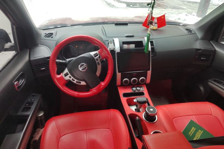 Used Nissan X-Trail 2012 2.5L CVT Luxury Edition 4WD Center Console