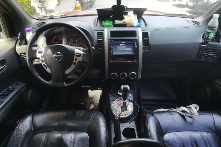 Used Nissan X-Trail 2012 2.5L CVT Luxury Edition 4WD Center Console