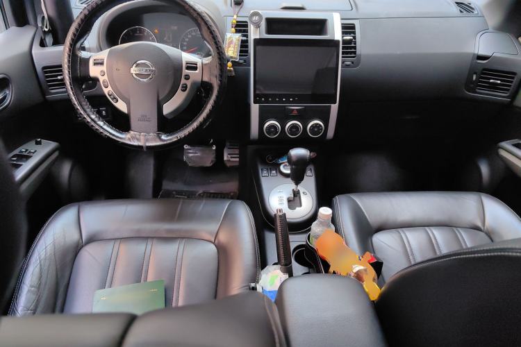 Used Nissan X-Trail 2012 2.5L CVT Ultimate Edition 4WD Center Console