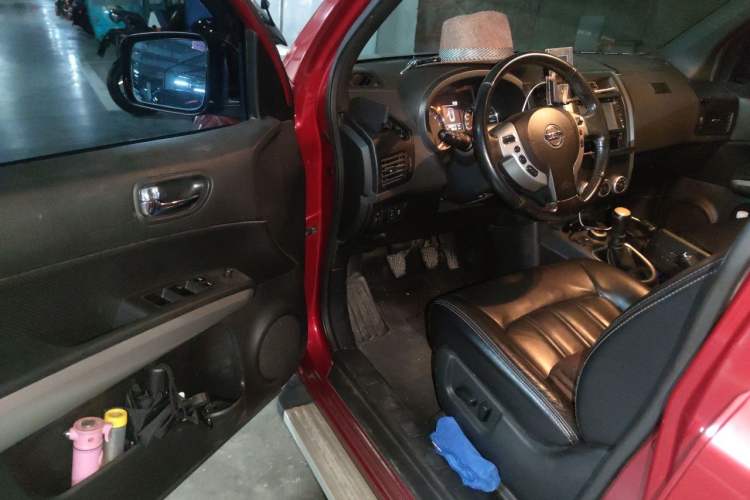 Used Nissan X-Trail 2012 2.5L Manual Luxury Edition 4WD Driver Seat