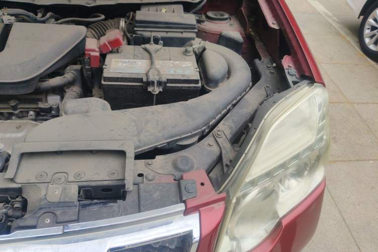 Used Nissan X-Trail 2012 2.5L CVT Luxury Edition 4WD Engine Bay Left