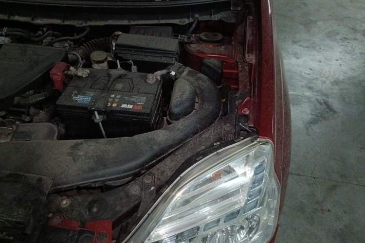 Used Nissan X-Trail 2012 2.5L CVT Luxury Edition 4WD Engine Bay Left