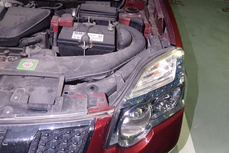 Used Nissan X-Trail 2012 2.5L CVT Luxury Edition 4WD Engine Bay Left