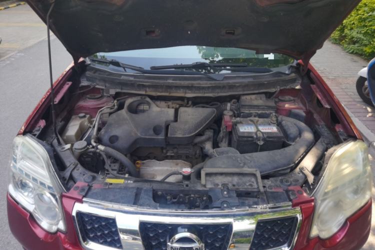 Used Nissan X-Trail 2012 2.5L CVT Luxury Edition 4WD Engine Bay