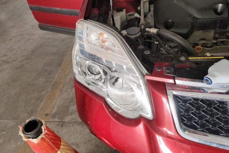 Used Nissan X-Trail 2012 2.5L CVT Luxury Edition 4WD Engine Bay Right