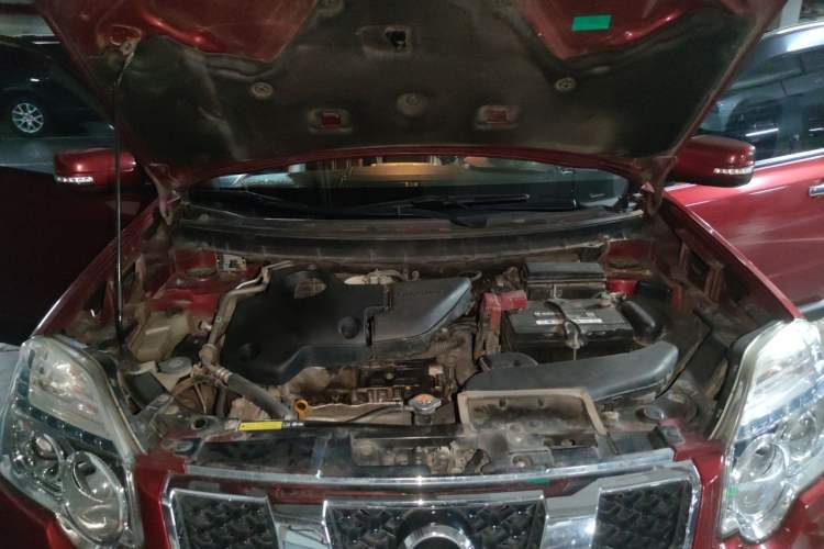 Used Nissan X-Trail 2012 2.5L Manual Luxury Edition 4WD Engine Bay